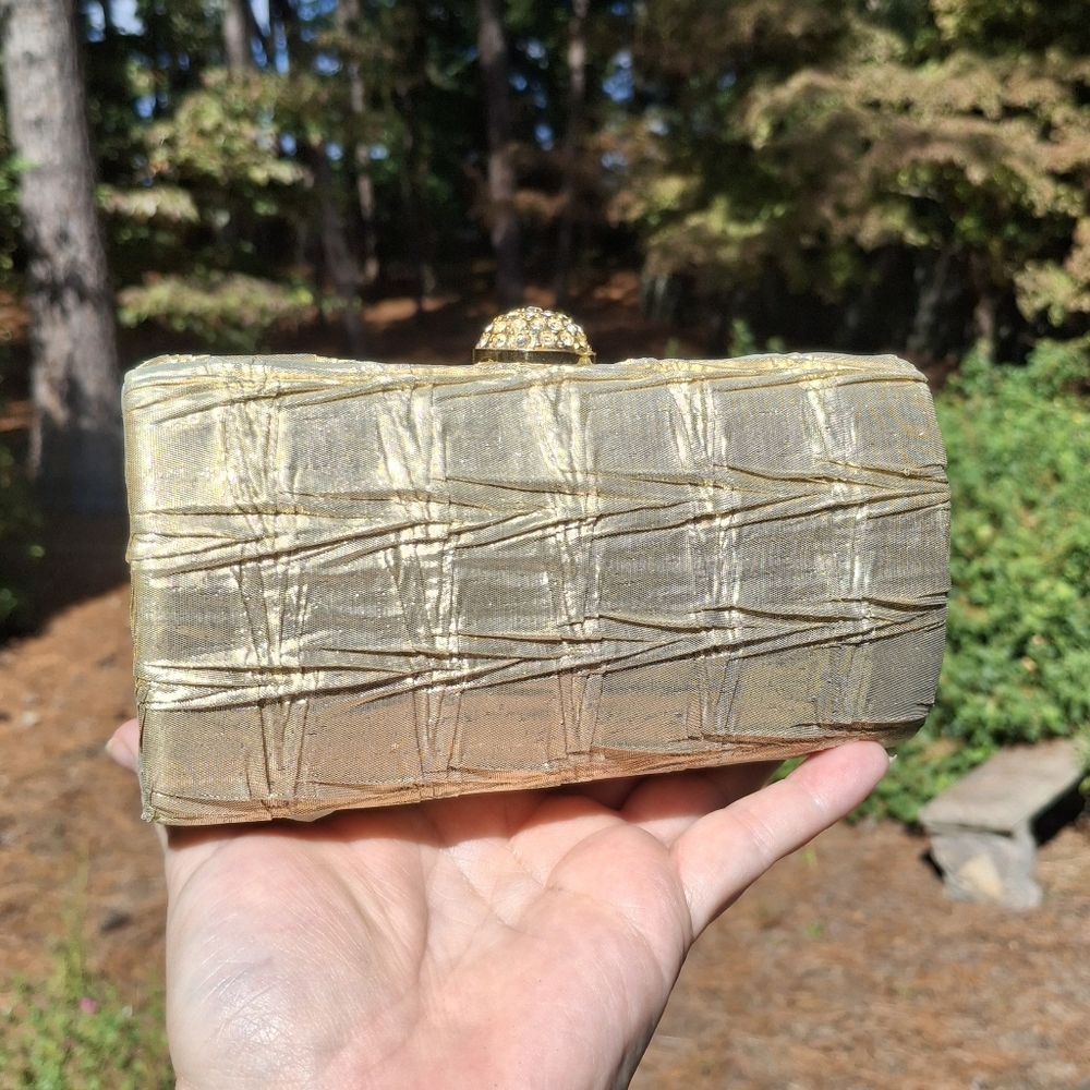 Vintage La Regale Ltd Gold Pleated Fabric Hard Shell Convertible Clutch - Picture 3 of 10